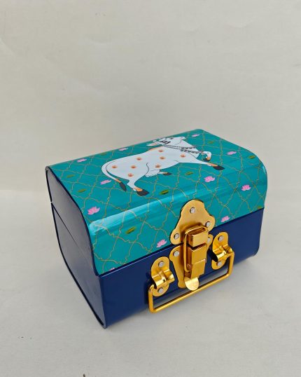 Kavyatva Pichwai Trunk Box