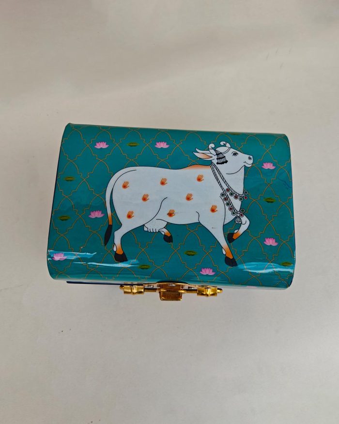 Kavyatva Pichwai Trunk Box - Image 4