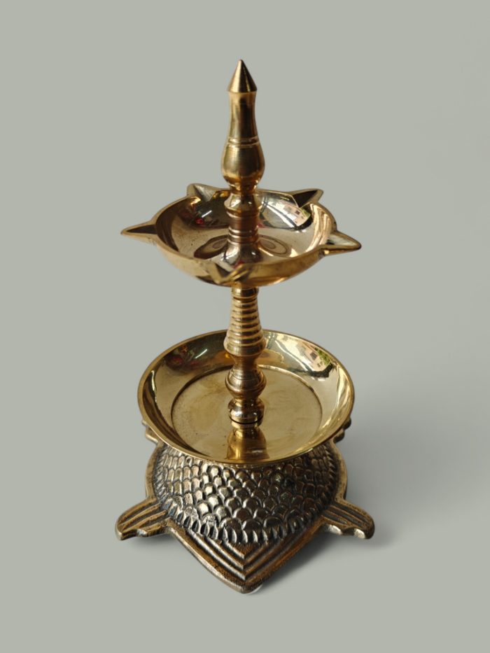 Brass Valakku - Lamp - Image 1