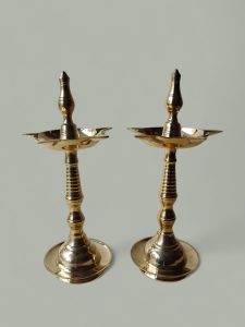 Brass Valakku - Lamp - Image 6