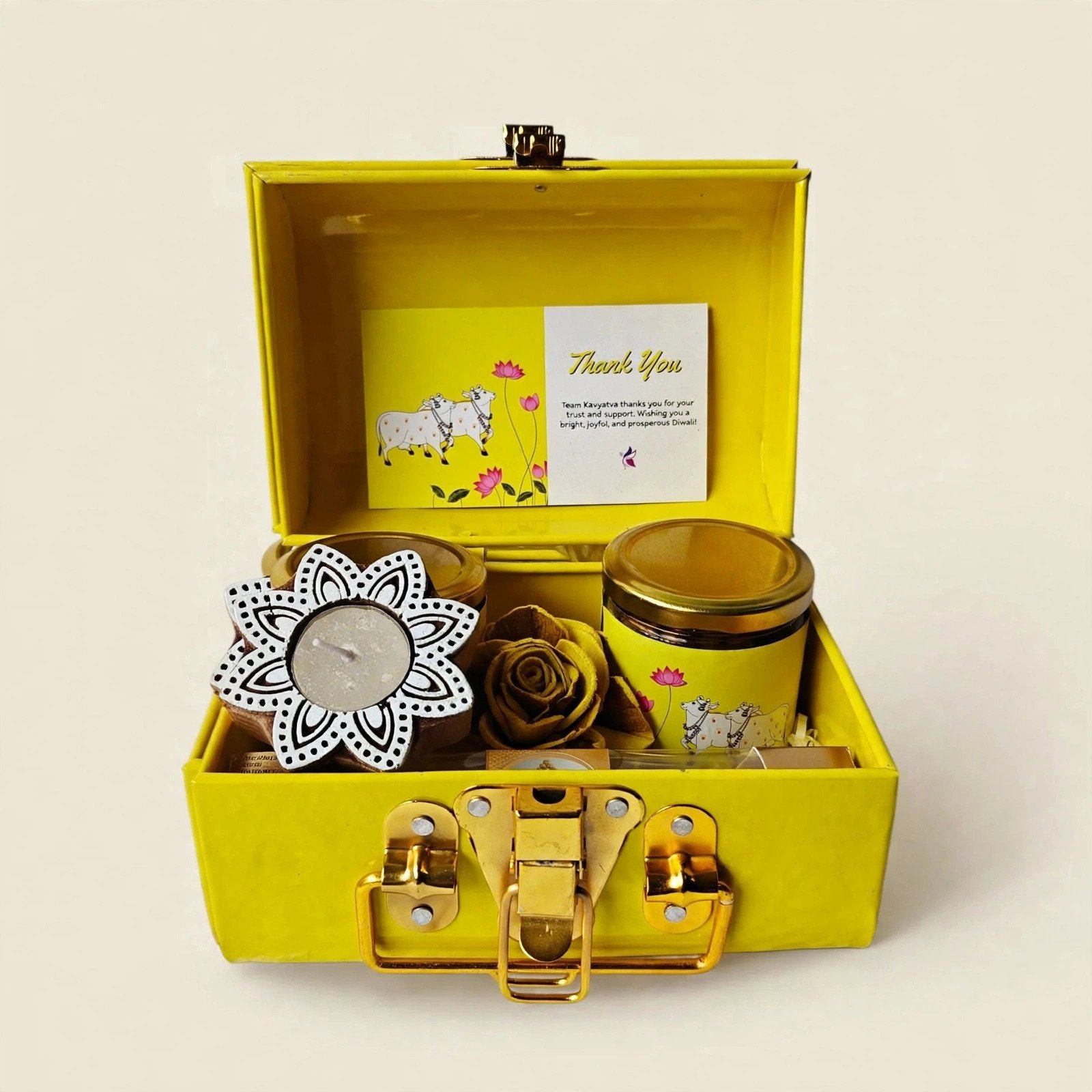 Personalised gifts and hampers to India from Saudi Arabia